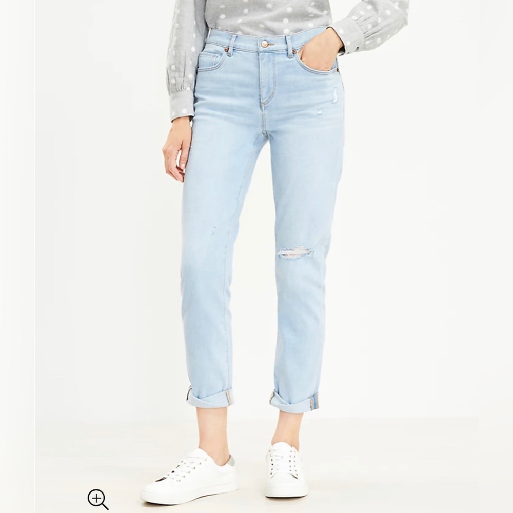 LOFT Super Soft Mid Rise Light Wash Girlfriend Jean, Sz 10/30